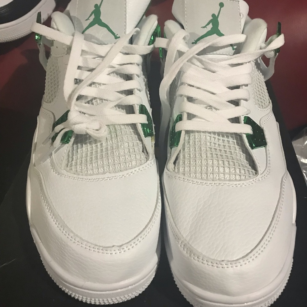 Size 11 men’s metallic green. No box